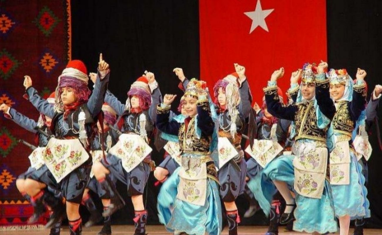 Halk Oyunları